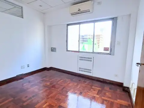 Oficina Comercial 252 m² - Recepción - 7 Despachos - Office