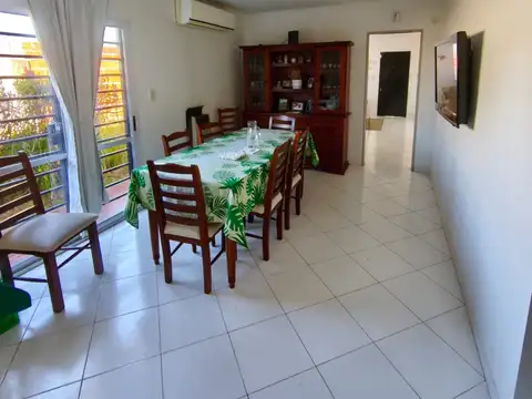 Casa en Alquiler en Villa Elisa, $ 950.000