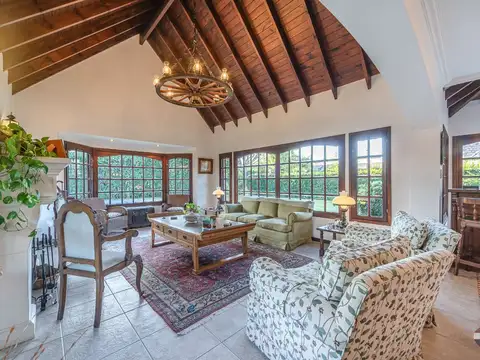Casa 5 ambientes con 3 baños