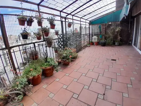 PISO AL FTE.  CON BALCON TERRAZA PARRILLA Y COCHERA-SANTA FE