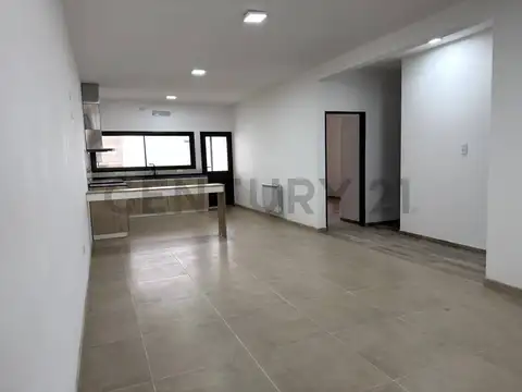 Casa 3 ambientes con 2 baños