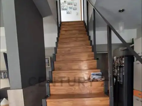 America 1300, Piso 0