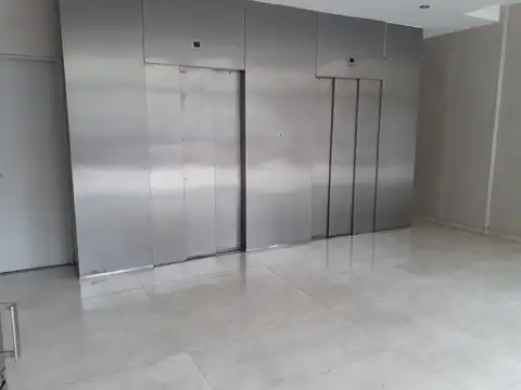 Oficina en Venta en Plaza Moreno, USD 15.000