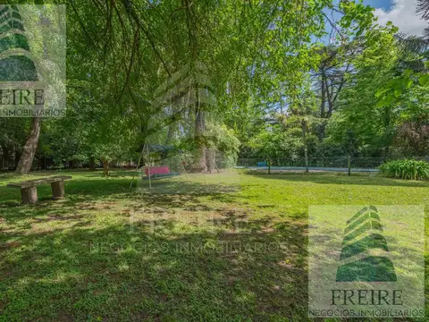 VENTA CASA en Terreno 4.150m2 en el centro de Pilar - Ideal emprendimiento