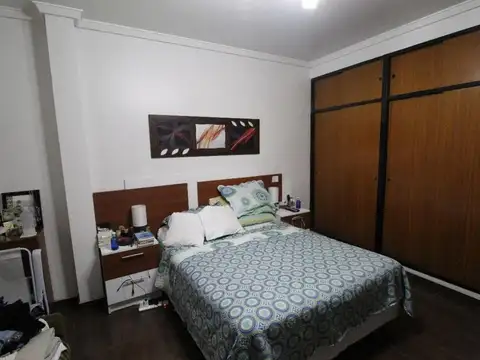 Casa 4 AMBIENTES en Moron
