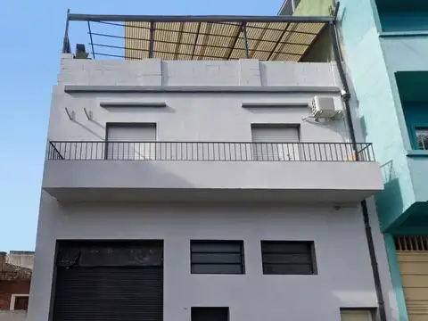 Depto Tipo Casa en Venta en Flores, USD 139.000