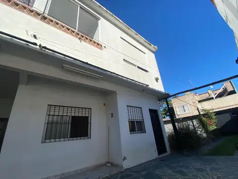 Depto Tipo Casa en Alquiler de 2 dormitorios