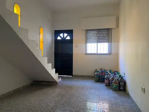 Depto Tipo Casa en Alquiler de 3 ambientes
