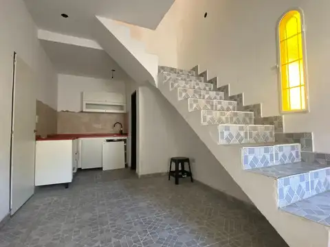 Depto Tipo Casa en Alquiler en Castelar Sur, $ 610.000