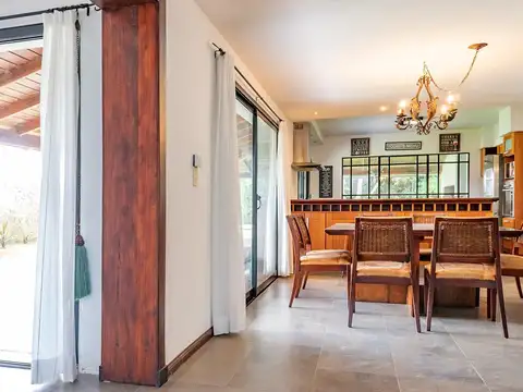 Casa en Venta con 1 cochera