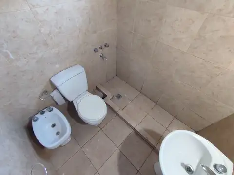 Departamento 3 ambientes. Segundo piso por escalera.