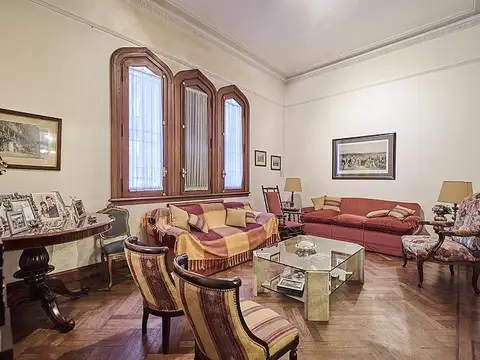Casa 6 ambientes con 4 baños