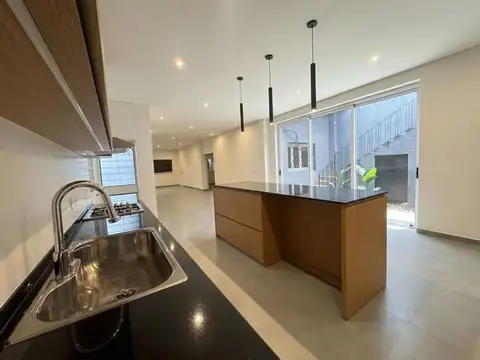 Casa en Venta en Castelar Norte, USD 210.000