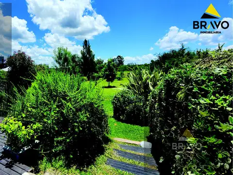 IMPORTANTE CASA C/ PISCINA DE PRIMERA CALIDAD