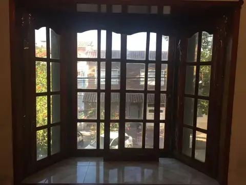 Casa 6 ambientes con 3 baños