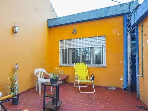 Casa al frente 2 dorm. Terraza y parrilla