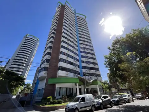 Maestro Angel D'elia 800, Piso 5