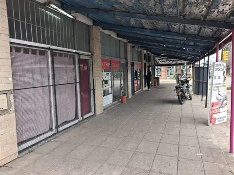 LOCALES - A LA CALLE - MALVINAS ARGENTINAS (ALMIRANTE BROWN), GRAN BS. AS. SUR