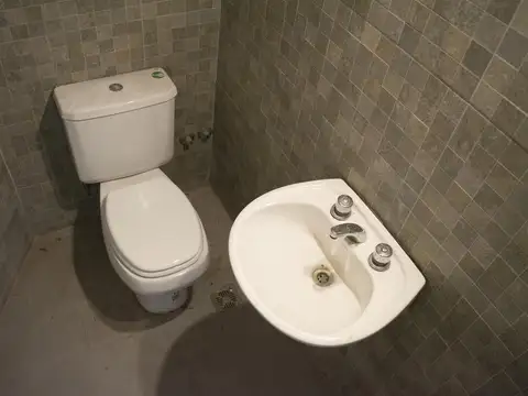 Casa en Alquiler con 2 cocheras