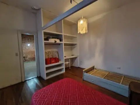 TIPO CASA - SIN EXPENSAS - APTO CREDITO– BUEN ESTADO – CON PATIO Y TERRAZA – – SUP/PROP. 127,77 M2