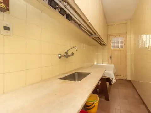 Casa 6 ambientes con 5 baños