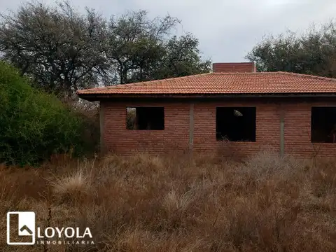 Chalet a terminar  en Carpintería San Luis
