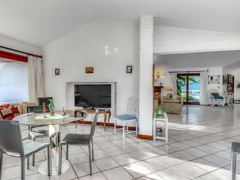 CASA ALQUILER ANUAL PLAYA MANSA PUNTA DEL ESTE