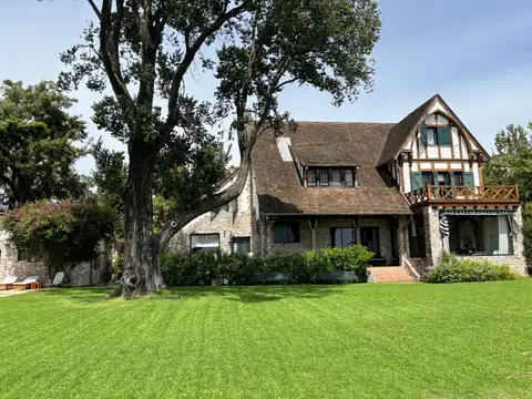 Espectacular Vista al rio! Calle cerrada, con barrera y vigilancia, tipo barrio Cerrado.