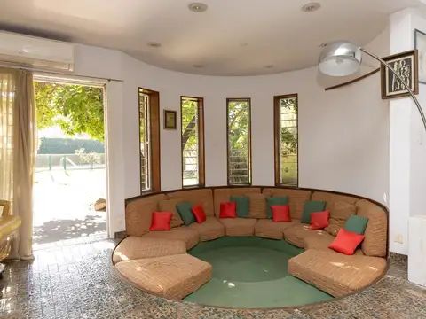 Casa 7 ambientes con 3 baños