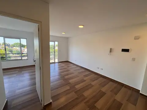 Alquiler 2 ambientes moron centro