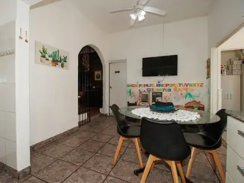 Venta casa en Munro con jardin  PERMUTA