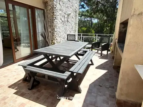 Casa en Venta en Mar de las Pampas, USD 255.000
