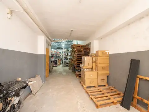 VENTA GALPÓN, SALÓN y 4 DEPARTAMENTOS B° CANDIOTI