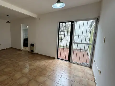 Departamento tipo casa en alquiler en Abasto