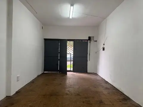 LOCAL EN VENTA SOBRE LEGUIZAMON Y SOMELLERA
