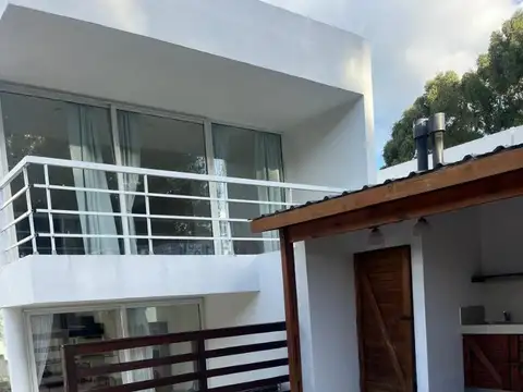 Casa 4 ambientes con 4 baños