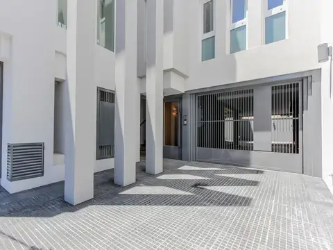 Av. Rivadavia al 15700, 1° Oficina, Haedo Sur, Morón