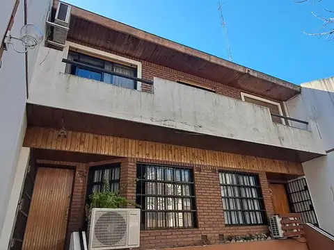 Depto Tipo Casa 4 ambientes con 2 baños