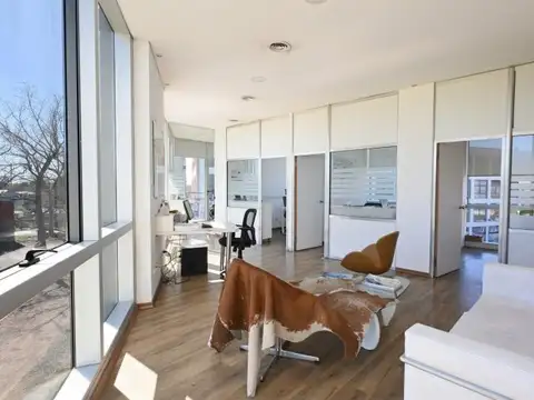 Oficina con renta en Office Park Panamericana - Ideal inversor