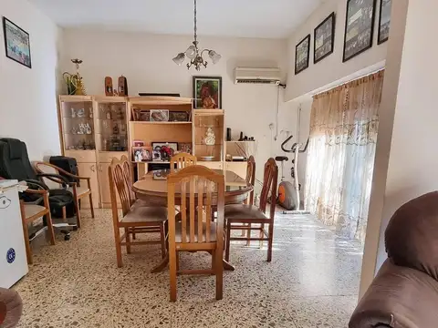 VENTA - AMPLIA CASA - PARQUE PATRICIOS - TERRAZA, QUINCHO, PARRILLA