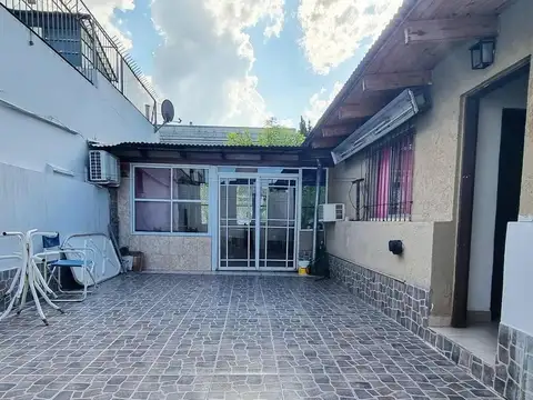 VENTA - AMPLIA CASA - PARQUE PATRICIOS - TERRAZA, QUINCHO, PARRILLA