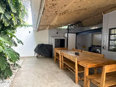 Casa en Alquiler en Acassuso Libertador  /  Solis, USD 2.700