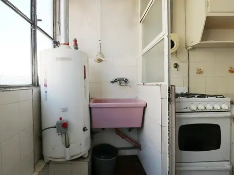 VENTA DEPARTAMENTO DE 3 AMBIENTES - ALMAGRO - AL FRENTE - VISTA ABIERTA - APTO CREDITO - PERMUTA