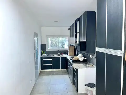 Casa 4 ambientes con 1 baño