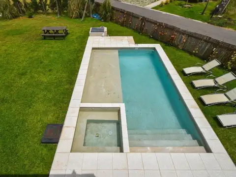 Casa 6 ambientes con 4 baños