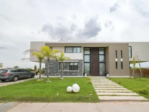 CASA EN LAGOS DE CANNING I