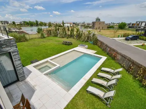 CASA EN LAGOS DE CANNING I