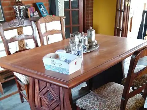 Casa en venta - 4 dormitorios 3 baños - 180mts2 - City Bell, La Plata