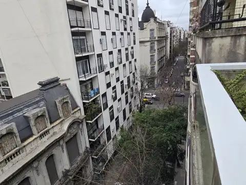 VENTA MONOAMBIENTE AMOBLADO RECOLETA