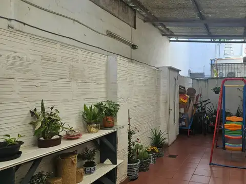 Depto Tipo Casa en Venta de 5 ambientes